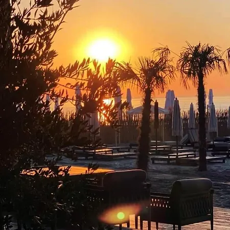 Sea View - 1st Season Mamaia Nord *