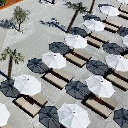 Sea View - 1st Season Mamaia Nord *