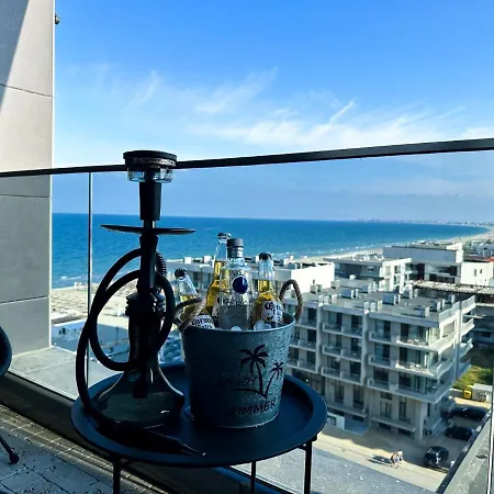 Sea View - 1st Season Mamaia Nord Apartmán *