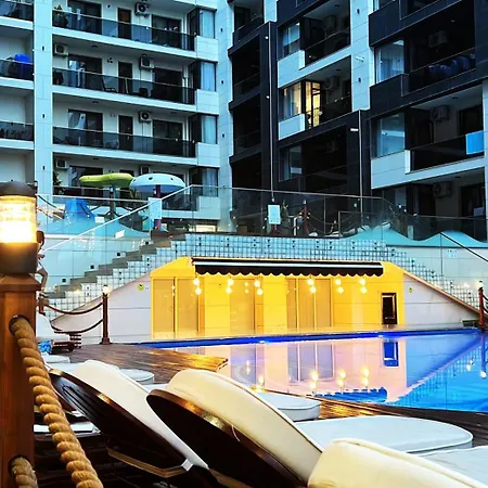 Sea View - 1st Season Mamaia Nord Apartment