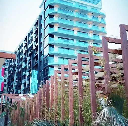 Sea View - 1st Season Mamaia Nord Apartman *