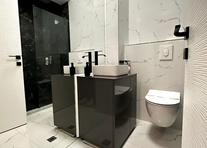 Sea View - 1st Season Mamaia Nord Apartman *